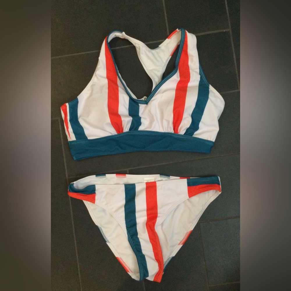 ☀️Sporty swimsuit, NWOT, SIZE MEDIUM.